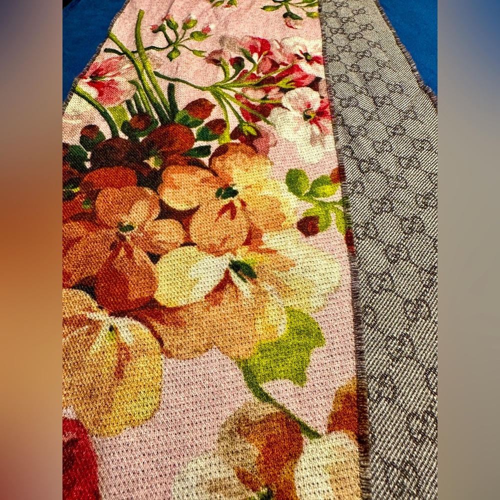 Gucci Blooms Wool Scarf